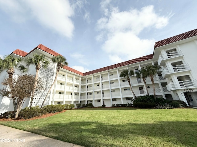 view of building exterior