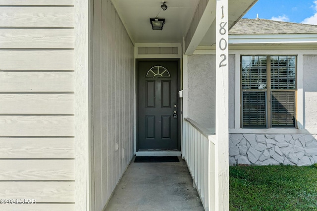 view of property entrance