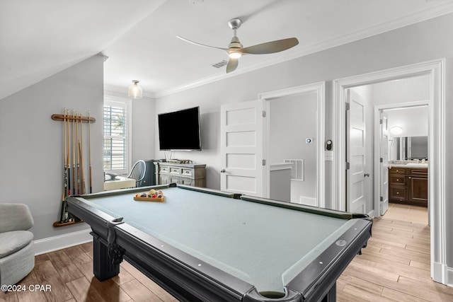 playroom with ceiling fan, ornamental molding, light wood-style floors, and pool table