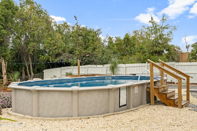 view of swimming pool