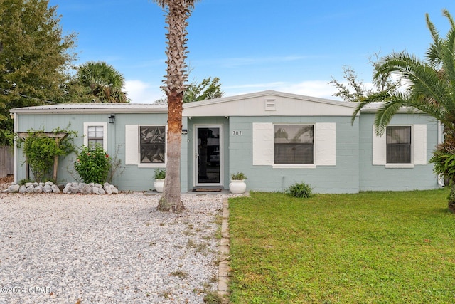 view of front of house with a front yard