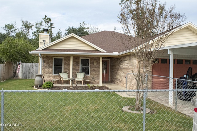 view of front facade with a front yard