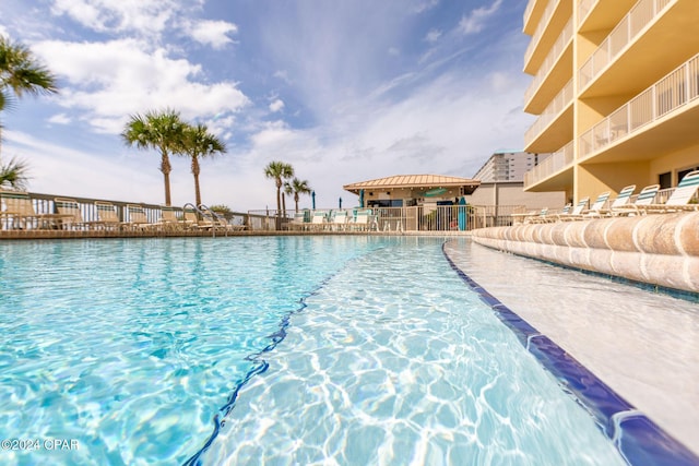 view of swimming pool