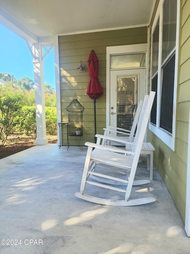 view of patio / terrace with covered porch