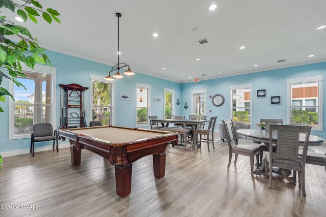 game room featuring hardwood / wood-style floors, crown molding, and billiards