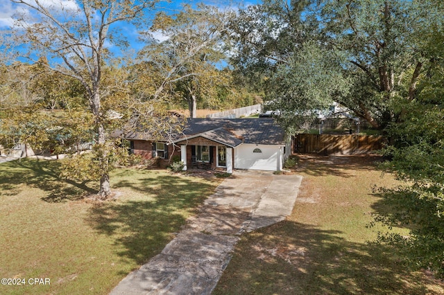 view of front of property with a front yard