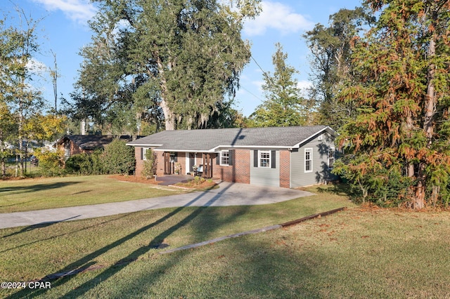 view of front of home with a front lawn