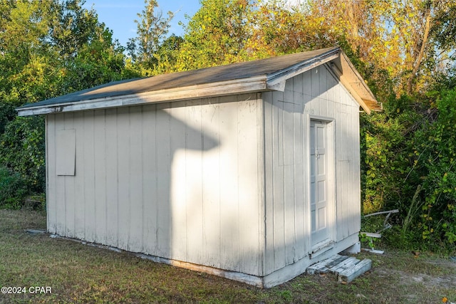 view of outdoor structure