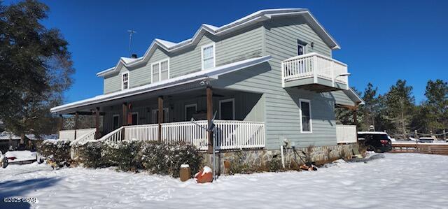 view of front of house featuring a porch