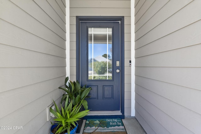 view of property entrance