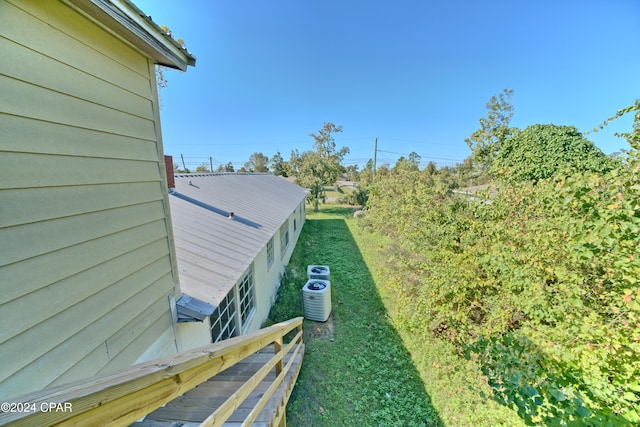 view of yard featuring cooling unit