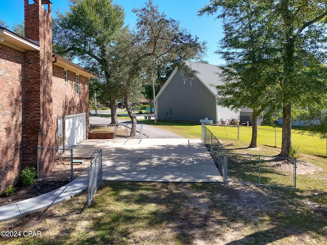 exterior space featuring a lawn