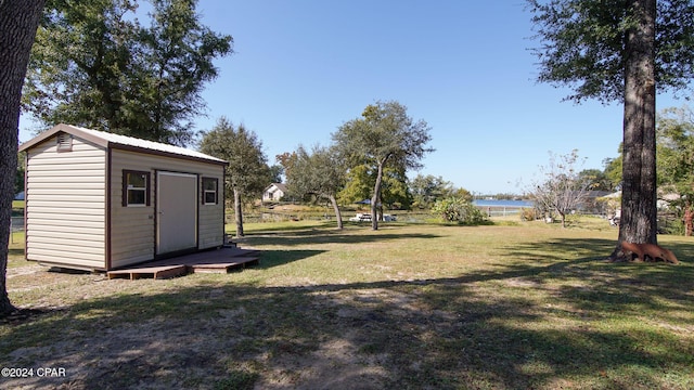 view of yard with a shed