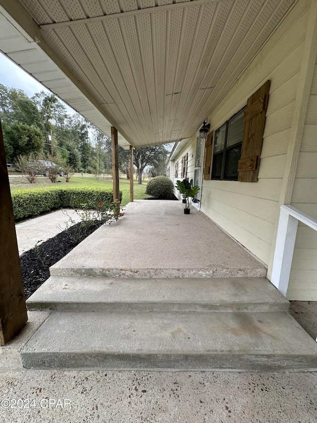 view of patio featuring covered porch