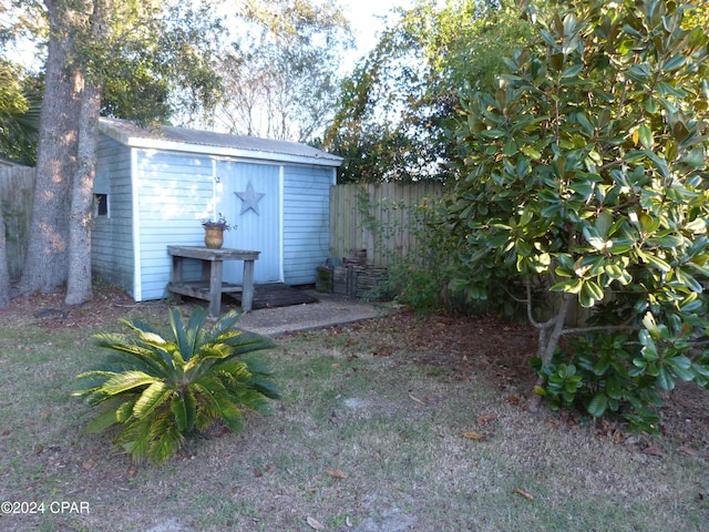 view of outbuilding