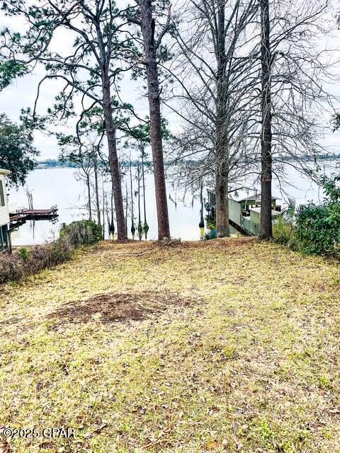 view of yard featuring a water view