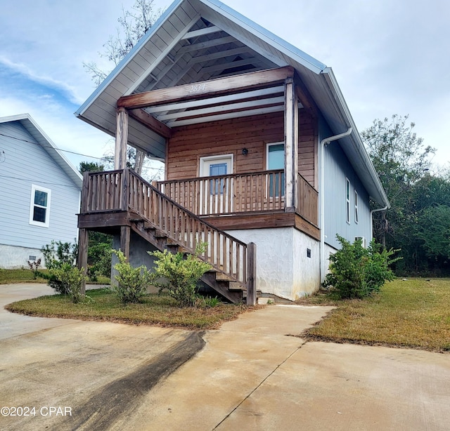 view of front of property with a porch