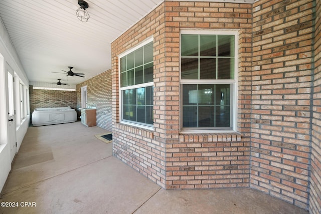 view of patio with ceiling fan and covered porch