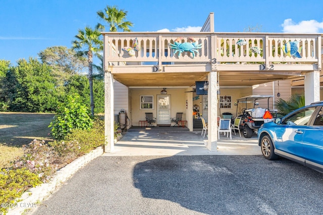 view of front of home featuring a deck