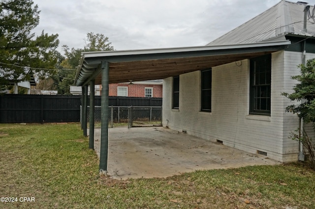 exterior space featuring a lawn