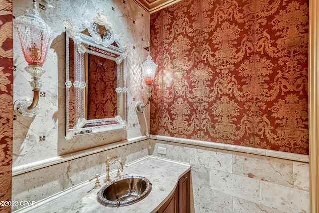 3730 Preserve Bay Blvd, Panama City, FL 32408 - bathroom with vanity