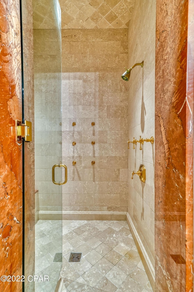 3730 Preserve Bay Blvd, Panama City, FL 32408 - bathroom featuring a shower with door