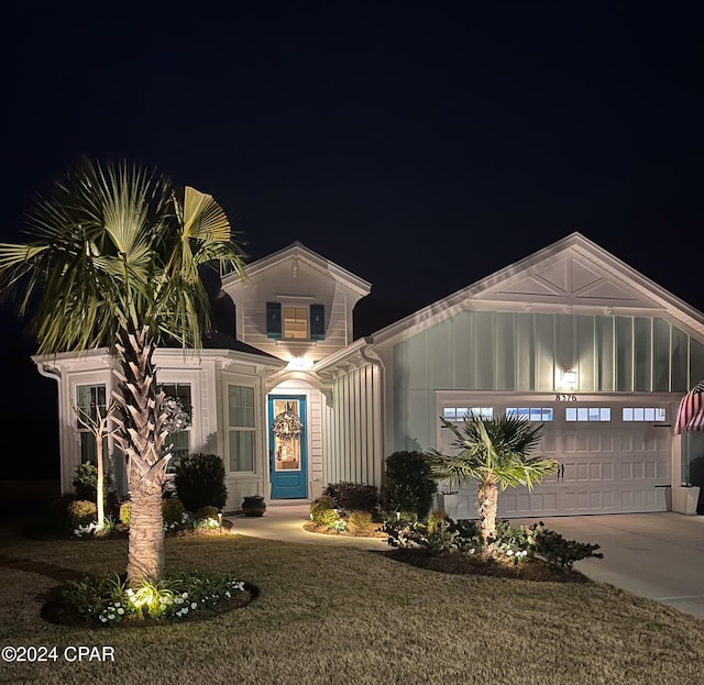 view of front of house featuring a garage