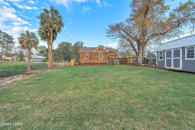 748 3rd St, Chipley, FL 32428 - view of yard