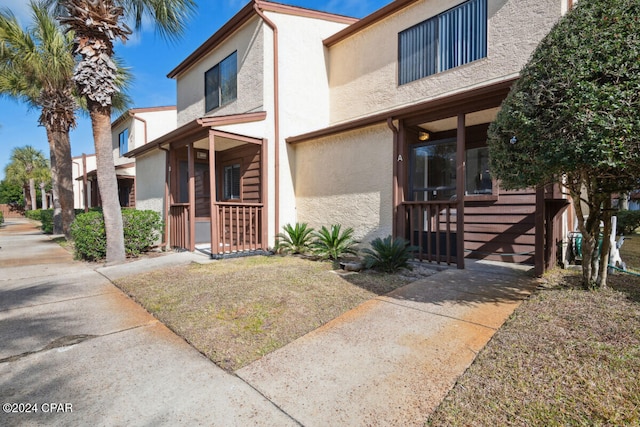 view of front of property