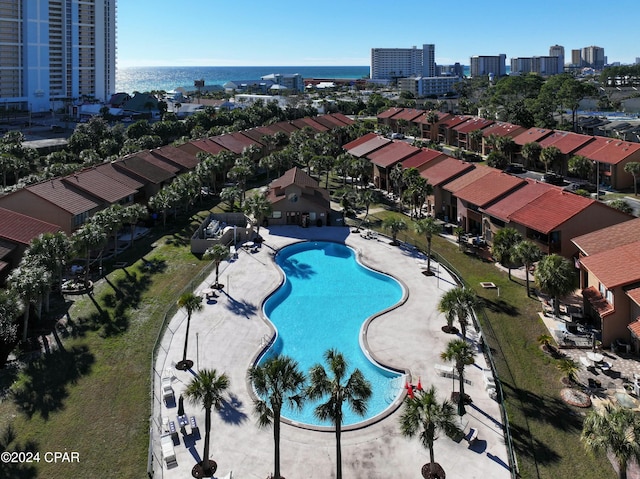 view of swimming pool