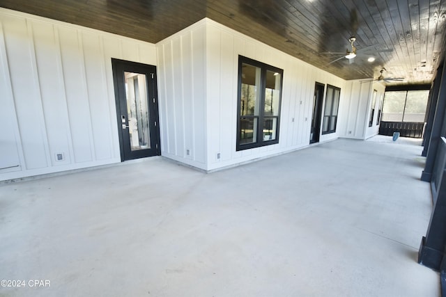 view of patio featuring ceiling fan