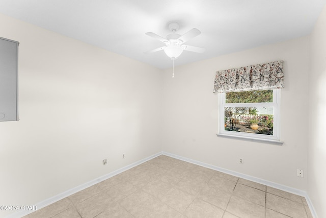 empty room with ceiling fan