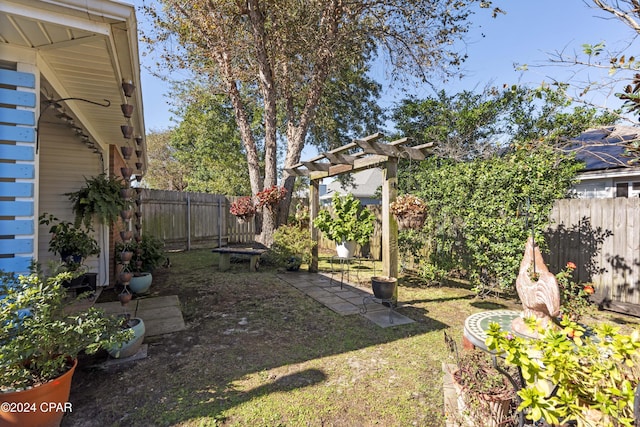 view of yard featuring a pergola