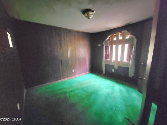 empty room with carpet