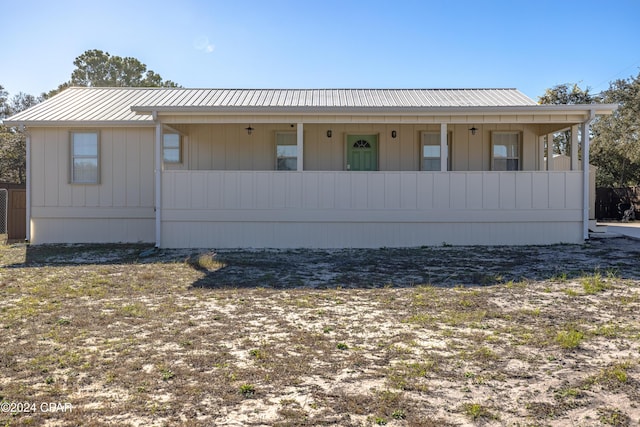 view of front of property with a porch