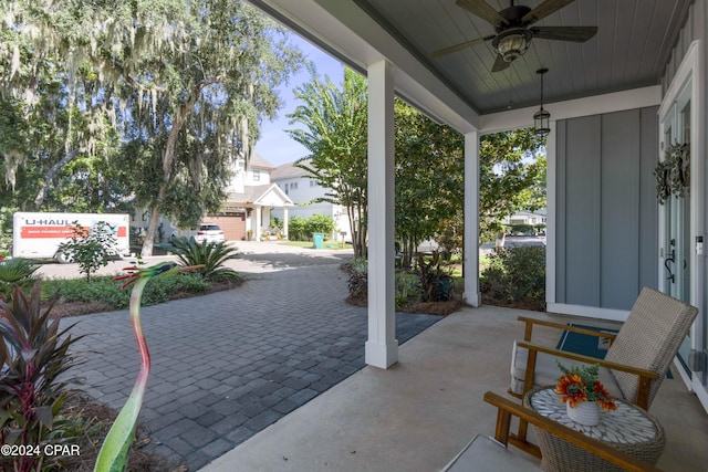 view of patio / terrace with ceiling fan and covered porch