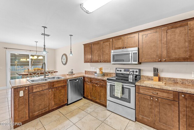 tiled empty room featuring ceiling fan, a healthy amount of sunlight, and vaulted ceiling