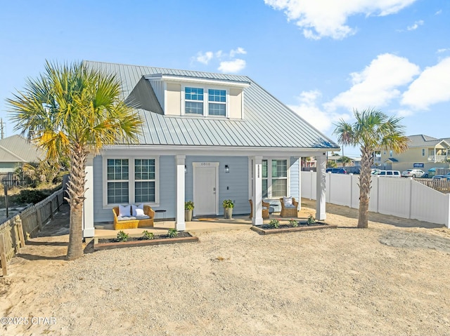 view of front of property featuring a porch