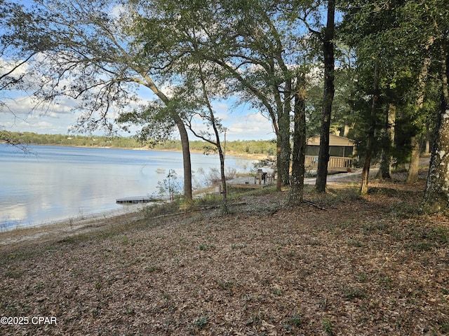 Listing photo 3 for 4337 Leisure Lakes Dr, Chipley FL 32428