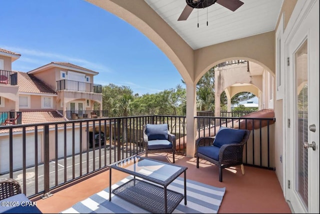 balcony featuring ceiling fan