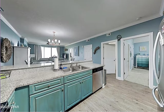 kitchen with sink, crown molding, appliances with stainless steel finishes, green cabinetry, and light wood-type flooring