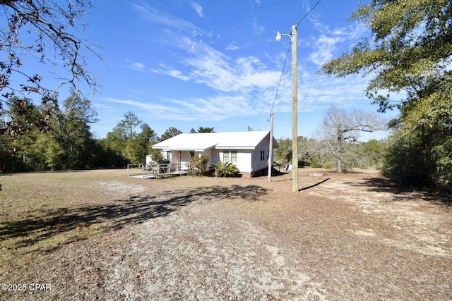 view of front of property featuring a porch