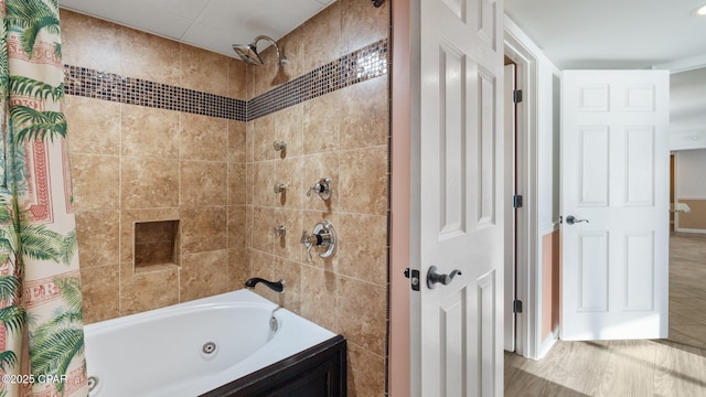 bathroom with shower / tub combo