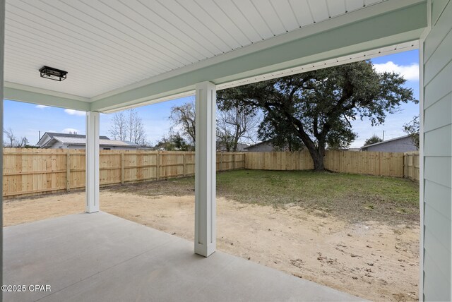 view of yard featuring a patio area