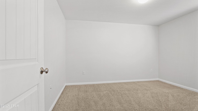 spare room with carpet flooring