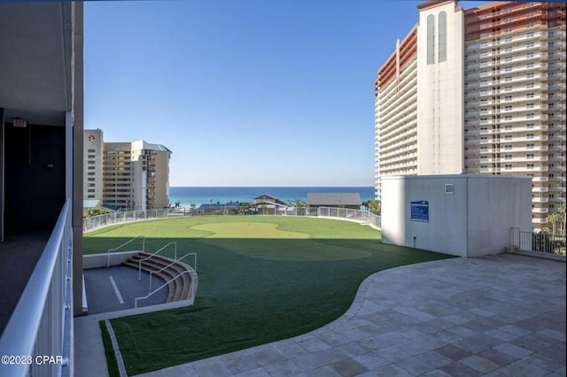 view of yard featuring a water view