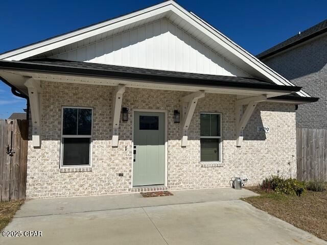 view of front facade with a porch