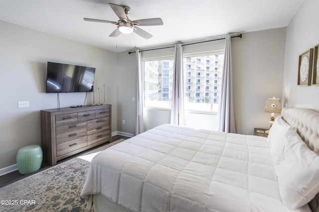 bedroom with ceiling fan