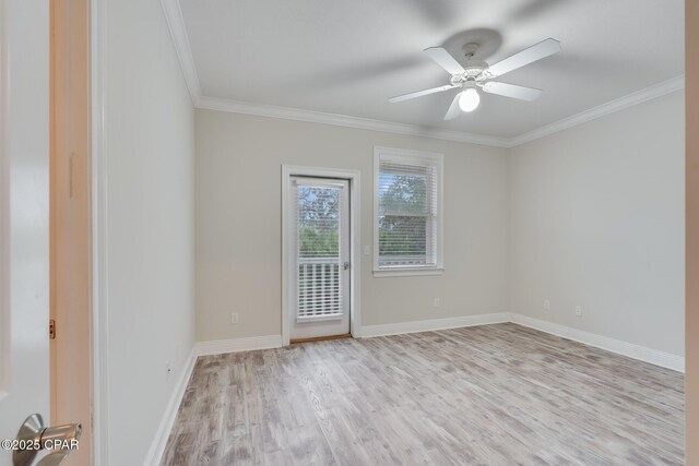 unfurnished bedroom featuring light hardwood / wood-style flooring, ceiling fan, and crown molding