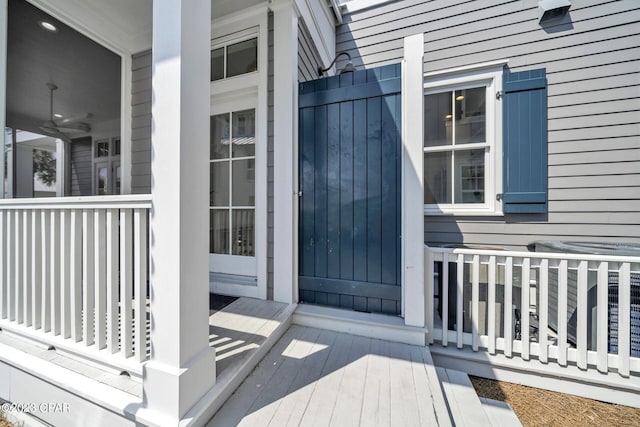 property entrance with covered porch